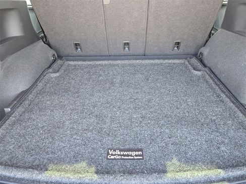 Used 2024 Volkswagen Tiguan SE image 34