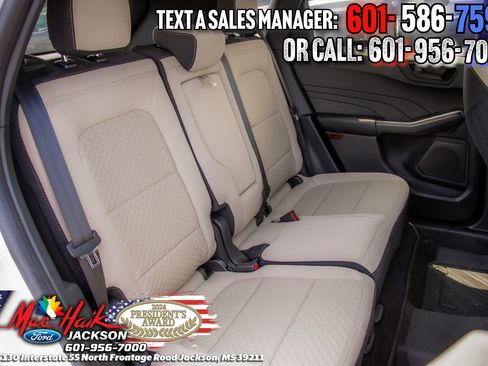 Certified 2022 Ford Escape SE w/ SE Sport Appearance Package AWD/4WD image 8