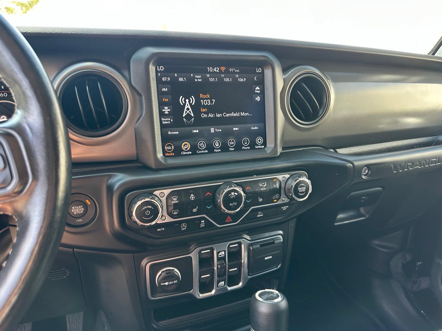 Used 2023 Jeep Wrangler Unlimited Sport AWD/4WD image 9