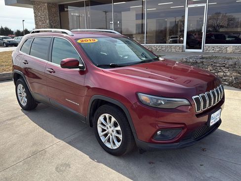 Used 2019 Jeep Cherokee Latitude w/ Popular Appearance Group FWD image 6