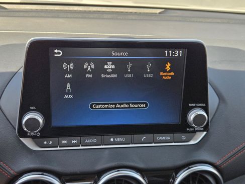 Used 2025 Nissan Sentra SR FWD image 9