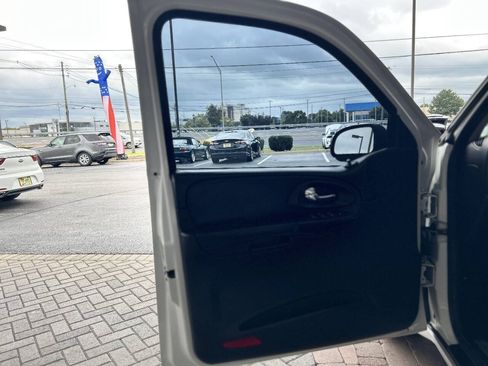 Used 2007 Chevrolet TrailBlazer SS RWD image 39