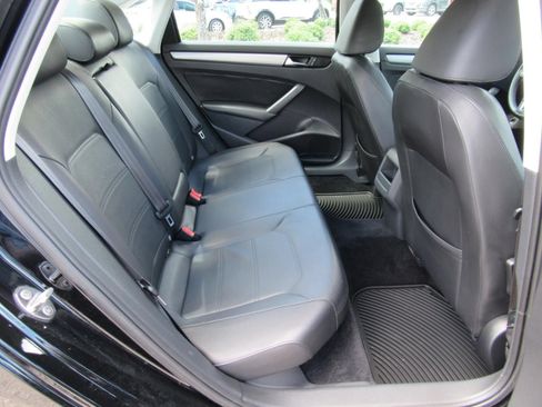 Used 2015 Volkswagen Passat 1.8T Wolfsburg Edition FWD image 28