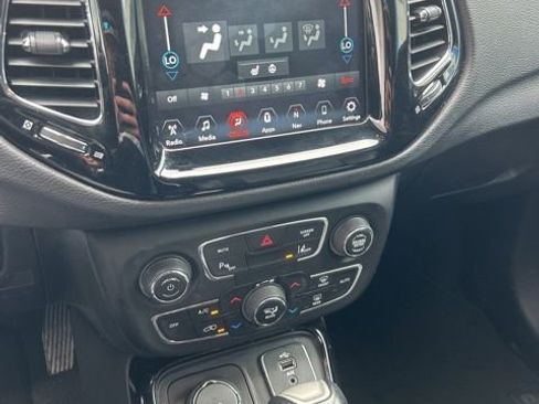 Used 2017 Jeep Compass Limited AWD/4WD image 6