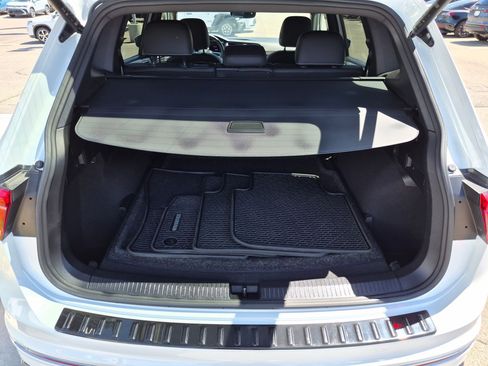 Used 2023 Volkswagen Tiguan SEL R-Line AWD/4WD image 33