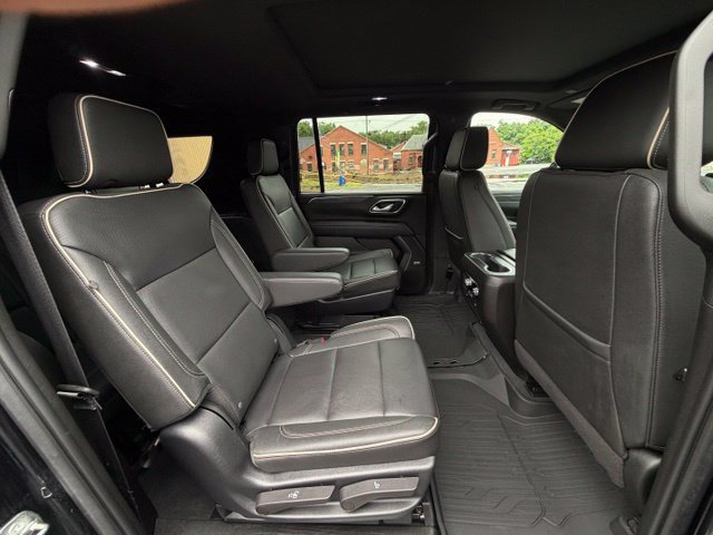 Used 2023 GMC Yukon XL SLT w/ SLT Luxury Package AWD/4WD image 14