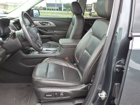 Used 2020 Chevrolet Traverse RS FWD image 12
