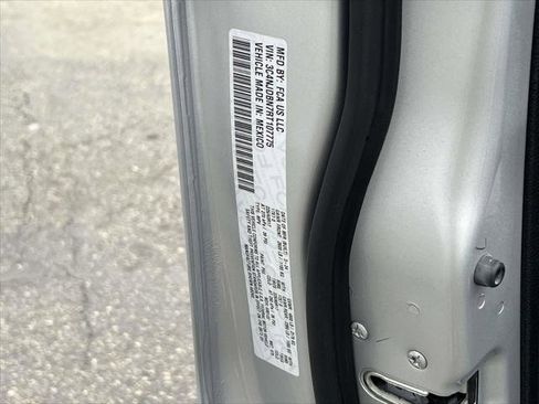 Used 2024 Jeep Compass Latitude image 19