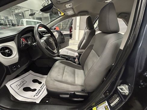 Used 2018 Toyota Corolla LE image 50