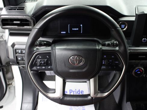 Used 2025 Toyota 4Runner SR5 RWD image 17