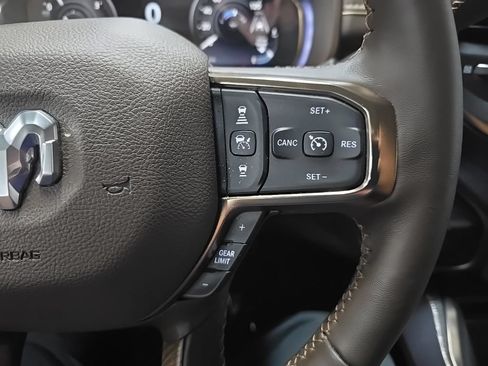 Used 2025 RAM 2500 Limited AWD/4WD image 20