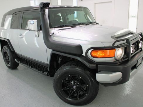 Used 2008 Toyota FJ Cruiser 2WD image 27