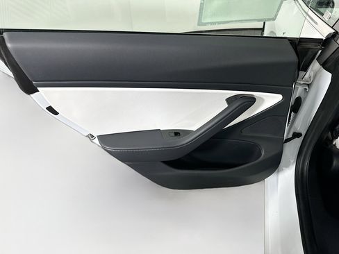 Used 2018 Tesla Model 3 Long Range image 26