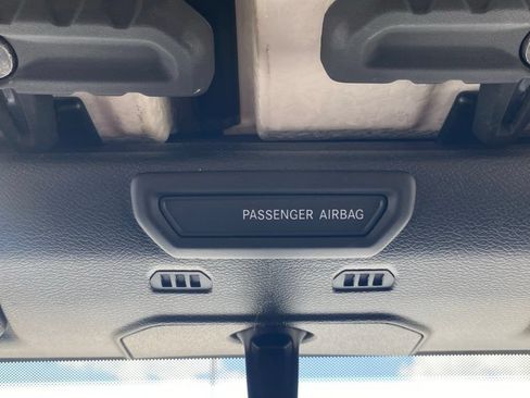 Used 2019 Jeep Wrangler Unlimited Sahara w/ Cold Weather Group AWD/4WD image 27