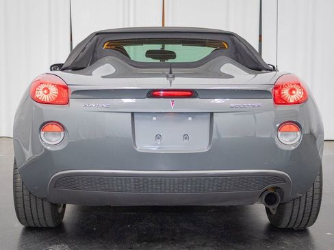 Used 2008 Pontiac Solstice Convertible w/ Convenience Package RWD image 3