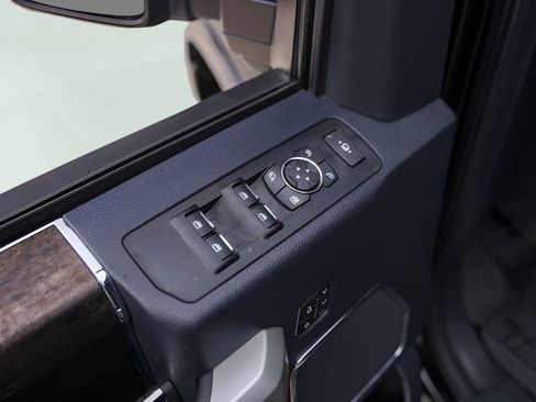 Used 2022 Ford F250 Lariat w/ Tremor Off-Road Package AWD/4WD image 28