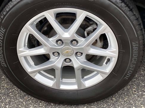 Used 2024 Chevrolet Equinox LS AWD/4WD image 24