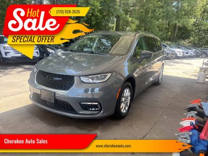 Used 2022 Chrysler Pacifica Touring-L