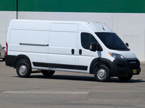 Used 2023 RAM ProMaster 2500 FWD image 2