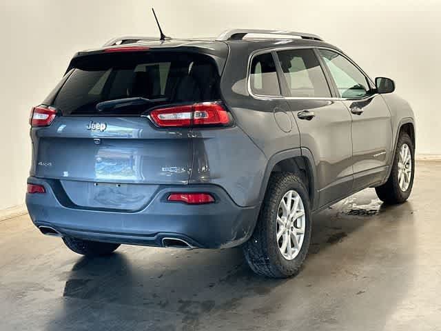 Used 2016 Jeep Cherokee Latitude w/ Cold Weather Group AWD/4WD image 22