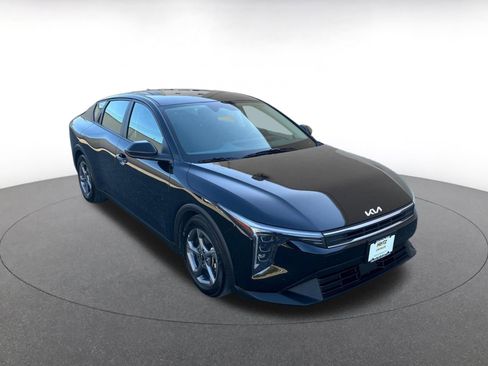 Used 2025 Kia K4 LXS image 1