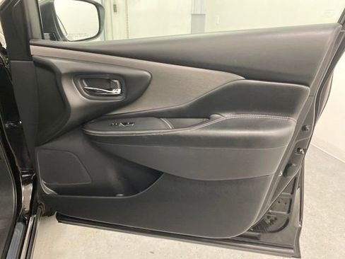 Used 2019 Nissan Murano S image 32