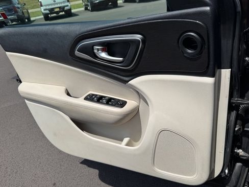 Used 2015 Chrysler 200 C FWD image 17