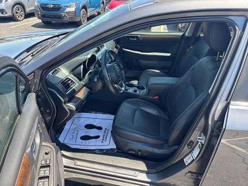 Used 2018 Subaru Outback 2.5i Limited AWD/4WD image 9