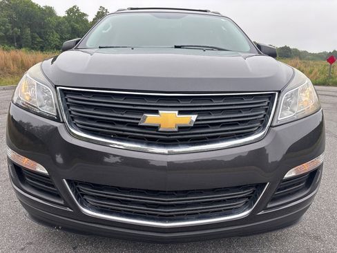 Used 2017 Chevrolet Traverse LS FWD image 8