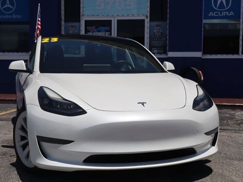 Used 2023 Tesla Model 3 Standard Range RWD image 2