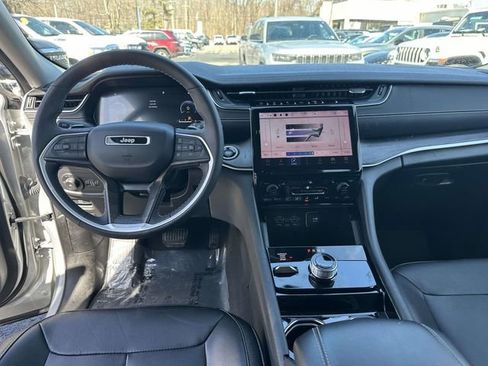 Certified 2023 Jeep Grand Cherokee Limited image 18