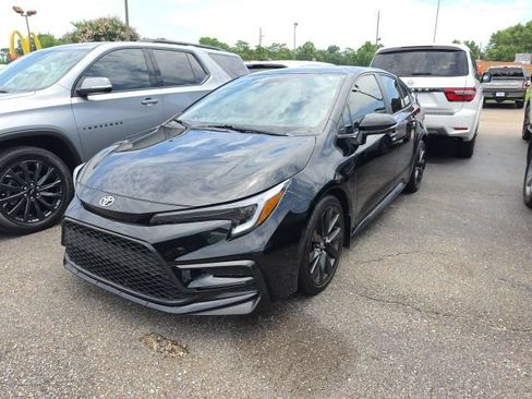 Used 2025 Toyota Corolla XSE FWD image 1
