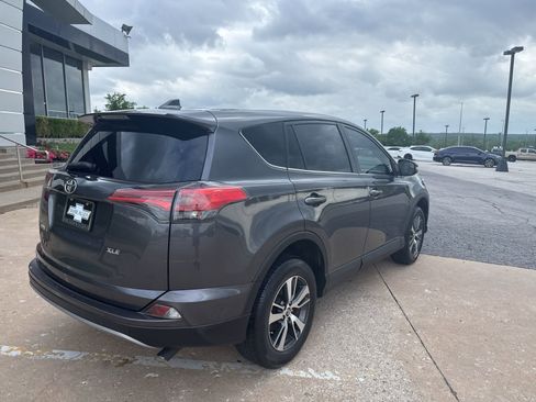 Used 2018 Toyota RAV4 XLE image 3