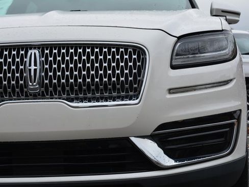 Used 2019 Lincoln Nautilus FWD image 11