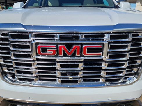 New 2026 GMC Yukon XL Denali w/ Sun & Power Step Package image 9