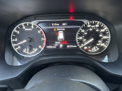 Used 2021 Nissan Rogue SV image 1