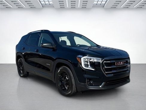 Used 2023 GMC Terrain AT4 image 2