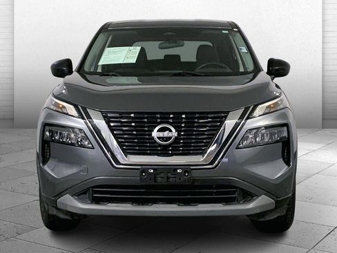 Used 2023 Nissan Rogue S image 2