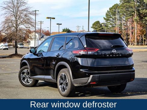 Used 2024 Nissan Rogue SV image 5
