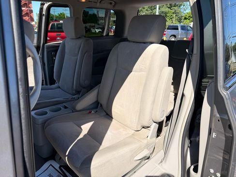 Used 2013 Nissan Quest SV FWD image 12