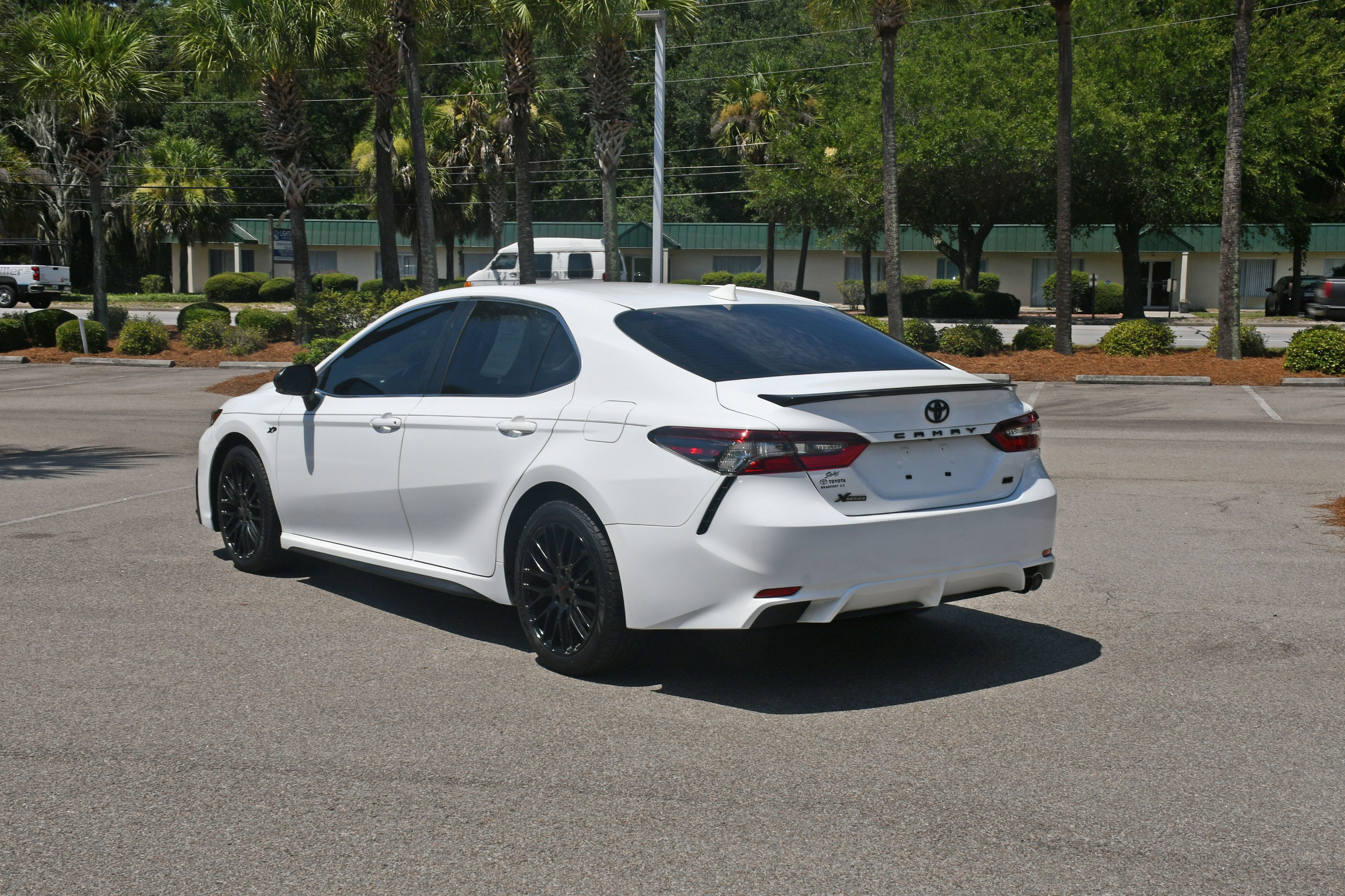 Used 2024 Toyota Camry SE FWD image 4