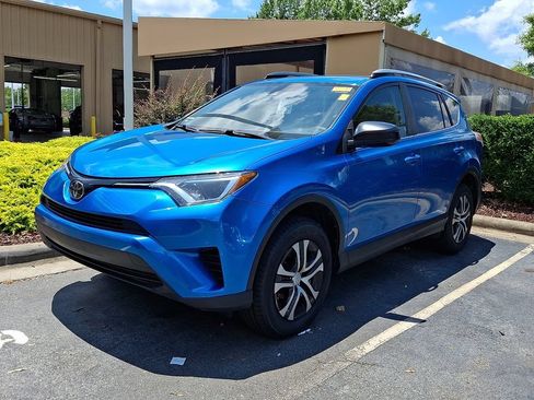 Used 2018 Toyota RAV4 LE w/ All Weather Liner Package FWD image 1