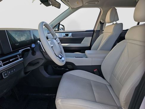 Used 2025 Hyundai Santa Fe SEL image 16