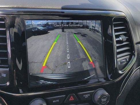 Used 2020 Jeep Grand Cherokee High Altitude image 18