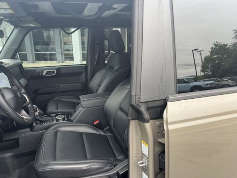 Used 2025 Ford Bronco Badlands AWD/4WD image 10