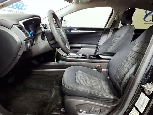 Used 2016 Ford Fusion SE image 9