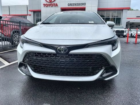 Used 2025 Toyota Corolla SE FWD image 3