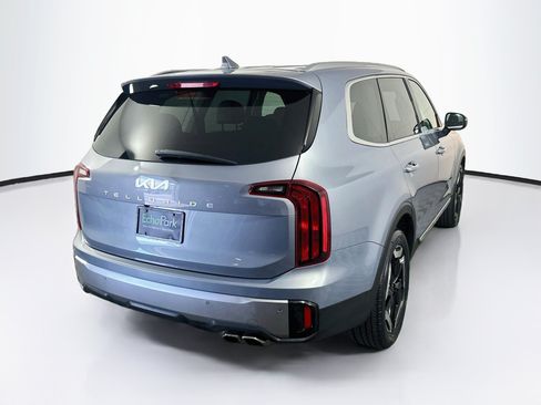 Used 2025 Kia Telluride S FWD image 9