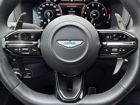 Used 2025 Aston Martin DBX 707 image 22