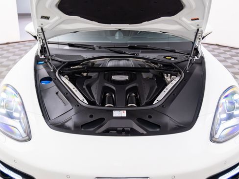 Certified 2018 Porsche Panamera 4S image 29